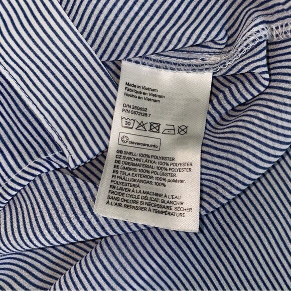 H&M Sleeveless Blouse Preppy Stripe Navy White Button Down Academia - Picture 7 of 7